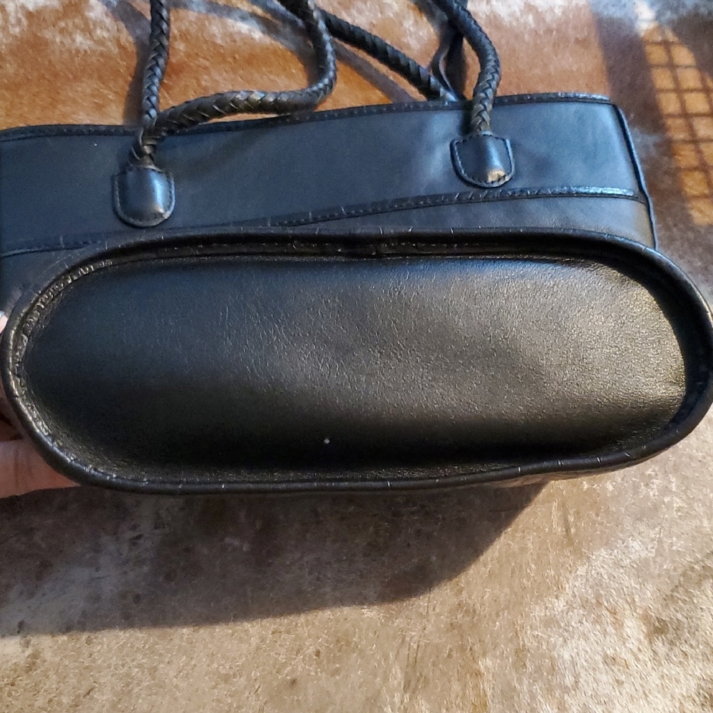 Brand NEW Black Structured Shoulder Bags with Leather and Textured Design - Picture 3 of 6